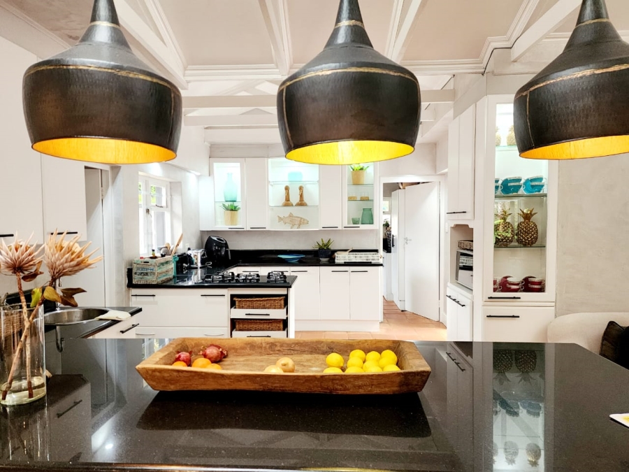 5 Bedroom Property for Sale in Linkside Western Cape